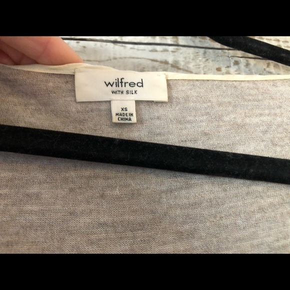 Aritzia Wilfred Long Sleeve Blouse - Picture 2 of 3